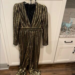 Black and Gold sequined one-piece jumpsuit! 🖤💛 (Size 4)